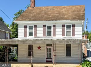 9 Manchester St, Glen Rock, PA 17327