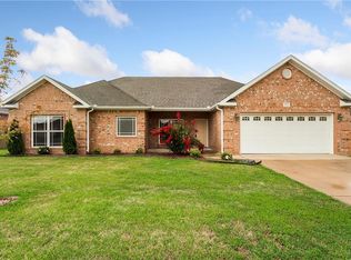 813 Custer St, Prairie Grove, AR 72753