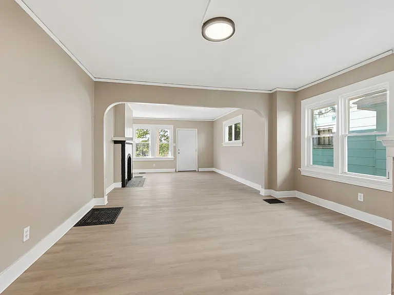 1119 Superior Ave #1119 — Photo 4