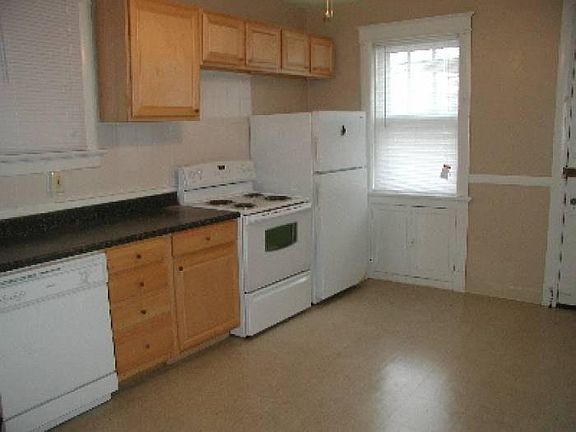 3rd image of 3905-3907 Dunnica Ave