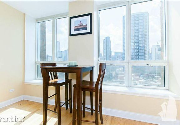 4th image of 600 N Kingsbury St APT 1403