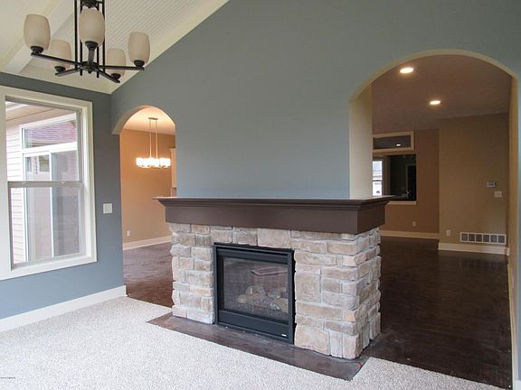 4th image of 7948 Black Cherry Way SE