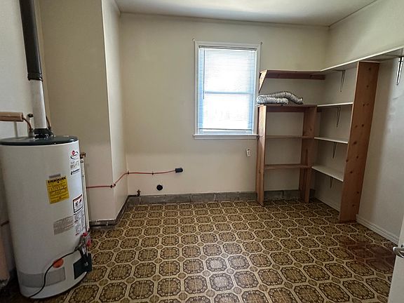 4th image of 4011 McIntire Dr