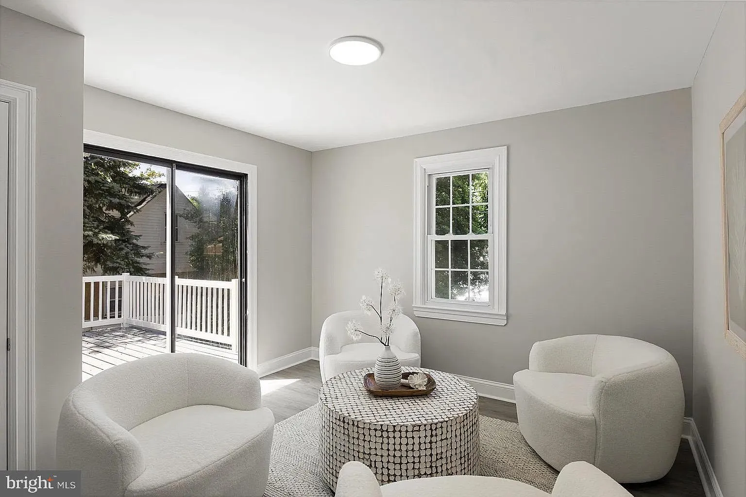3 bed, 1080 sqft, $2,850 — Photo 3