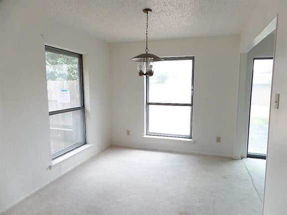 3rd image of 1800 Longmont Pl