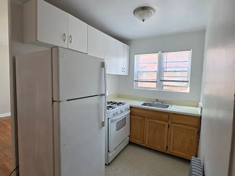 214 Kenilworth Ave NE — Photo 12