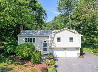 14 Aqueduct Rd, Wayland, MA 01778