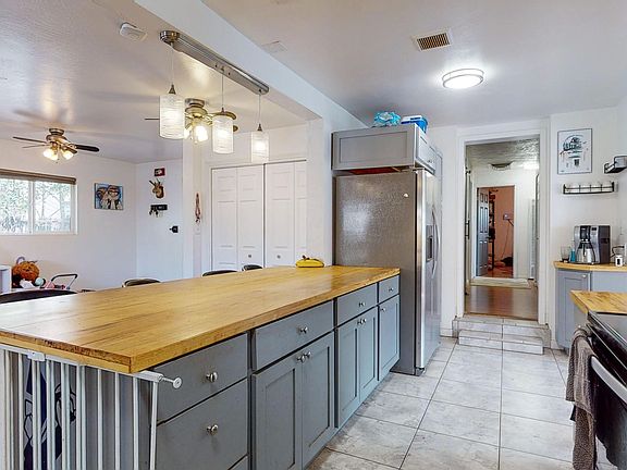 5th image of 233 Cagua Dr NE