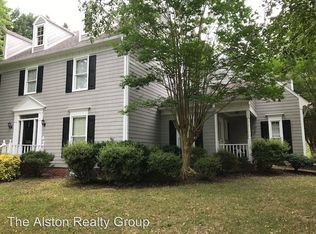 3206 Greenhollow Dr, Greensboro, NC 27410