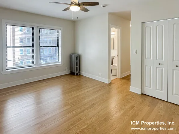640 W Arlington Pl #52, Chicago, IL 60614