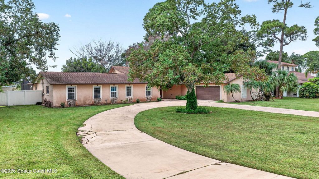 525 Hidden Creek Dr