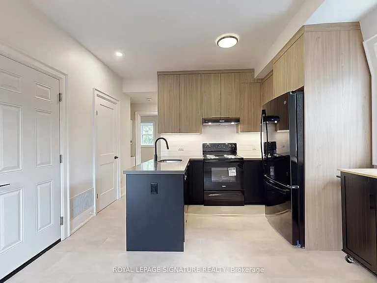 28 Beaconsfield Ave #3 — Photo 7