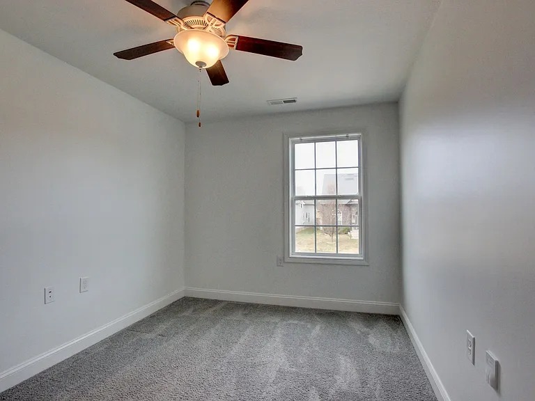 702 Ellie Nat Dr — Photo 35