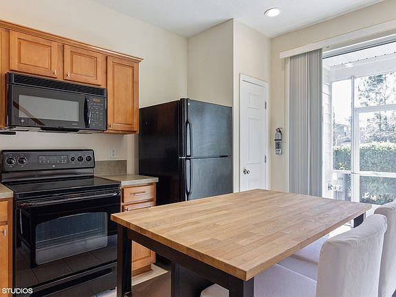5th image of 3632 Summerlin Ln
