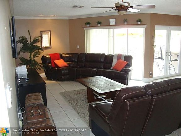 3rd image of 10138 NW 32nd St