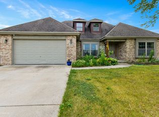 2014 Oak Forest Dr, Morris, IL 60450