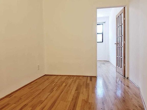 4th image of 604 Manhattan Ave #Ll