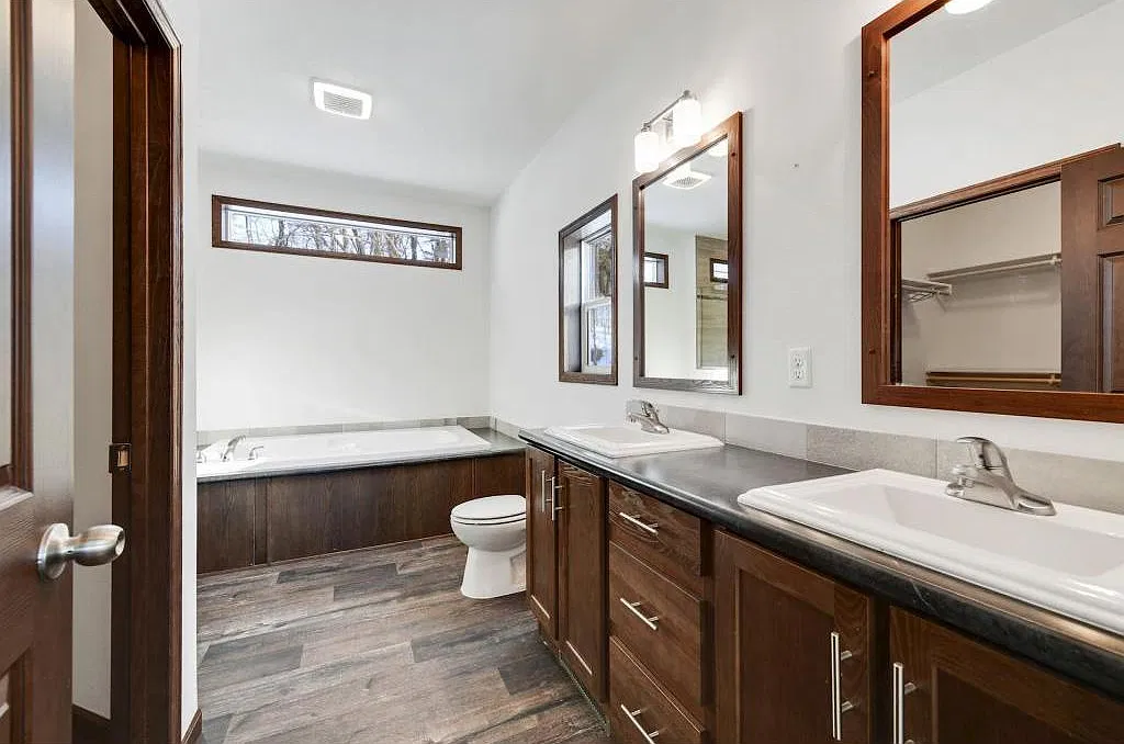 3 bed, 1800 sqft, $2,100 — Photo 2