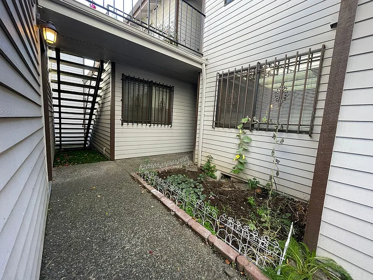 12128 SE 104th Ct — Photo 4