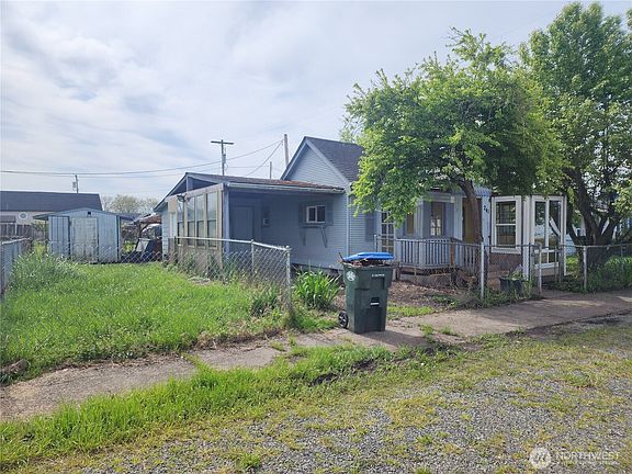 3rd image of 241 SW 10th Street