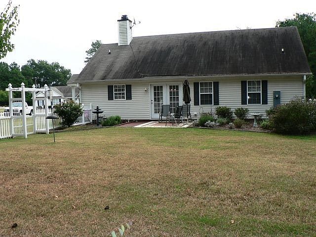 2nd image of 102 Saint Annes Rd