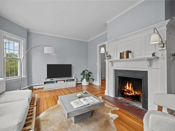 515 Angell St, Providence, RI 02906