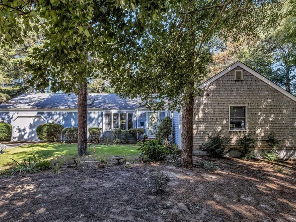 11 Barnacle Lane, Mashpee, MA 02649