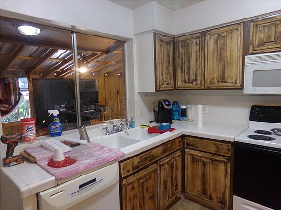 4th image of 1020 Plover Ln