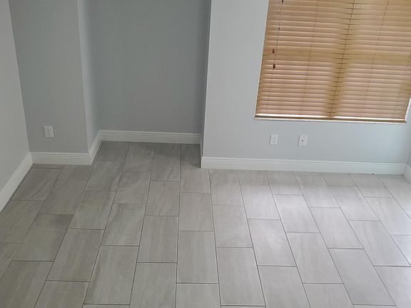 4th image of 2736 Candlewood Ct