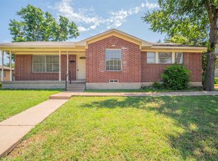 824 Ray Andra Dr, Desoto, TX 75115