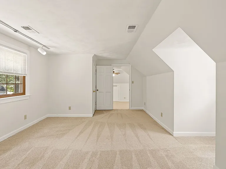 512 Bonsack Ct — Photo 34