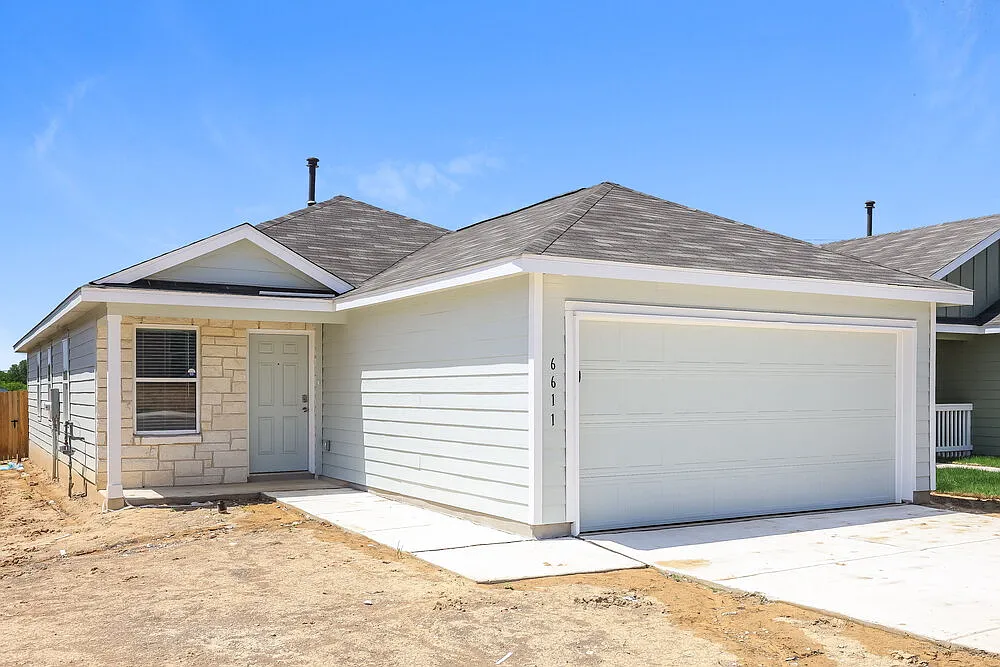3 bed, 2.0 bath, 1440 sqft, $1,520 — Photo 3