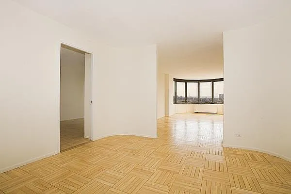 Rented by RELO REDAC INC. | media 12