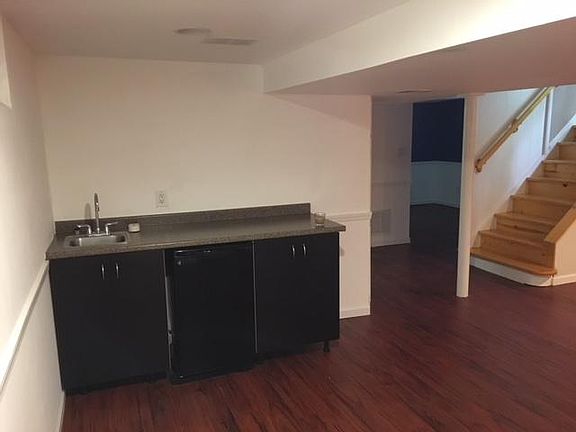 4th image of 505 S Minerva Ave
