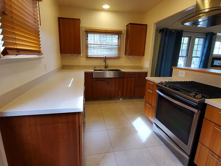 885 Buchon St — Photo 2