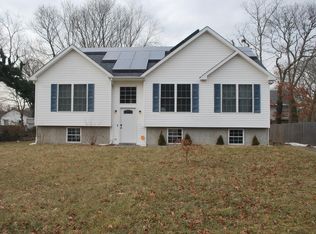 158 Huguenot Dr, Mastic Beach, NY 11951