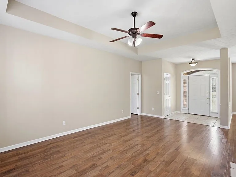 8349 Grayson Grv — Photo 6