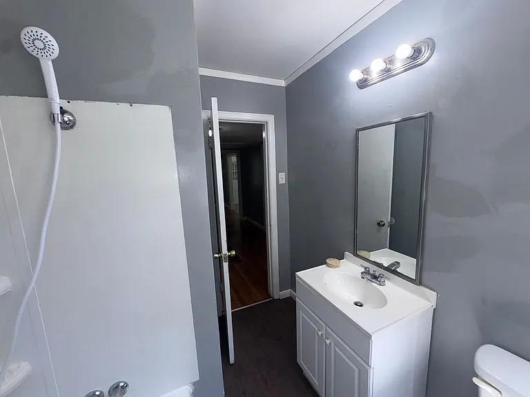 1529 Charlotte Ave — Photo 7