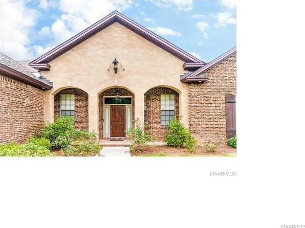 1057 Arrowhead Dr, Prattville, AL 36067