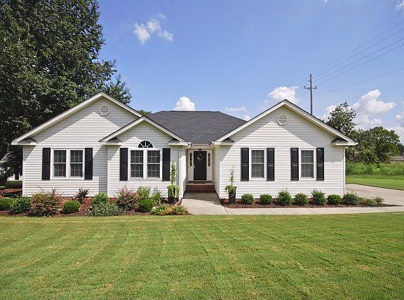 2nd image of 1021 Lake Greenwood Dr