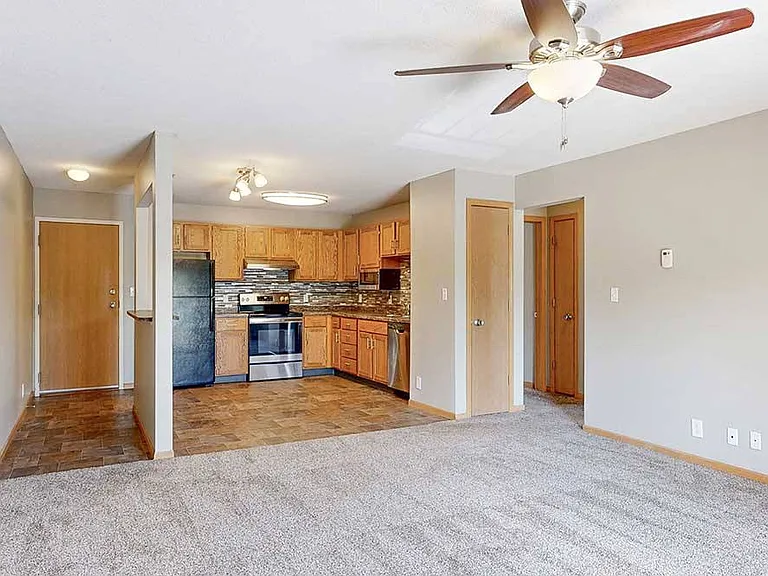 Highland View Apartments — Photo 115