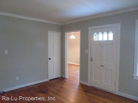 3rd image of 1525 Andover Ave