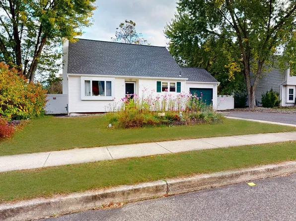 138 Saint Moritz Dr, Sicklerville, NJ 08081