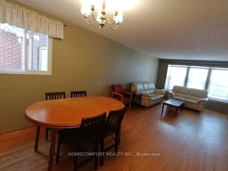 68 Carondale Cres — Photo 6