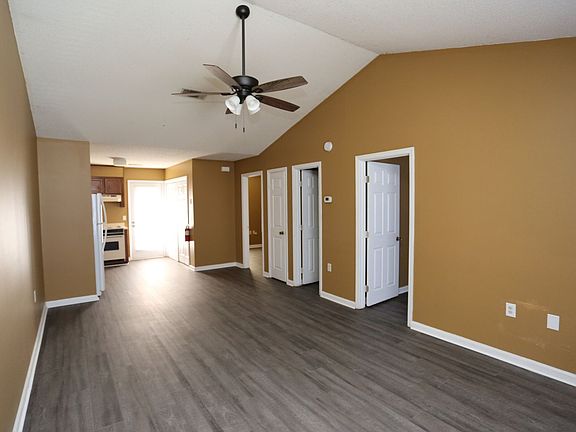 4th image of 140 Lanier Dr #91