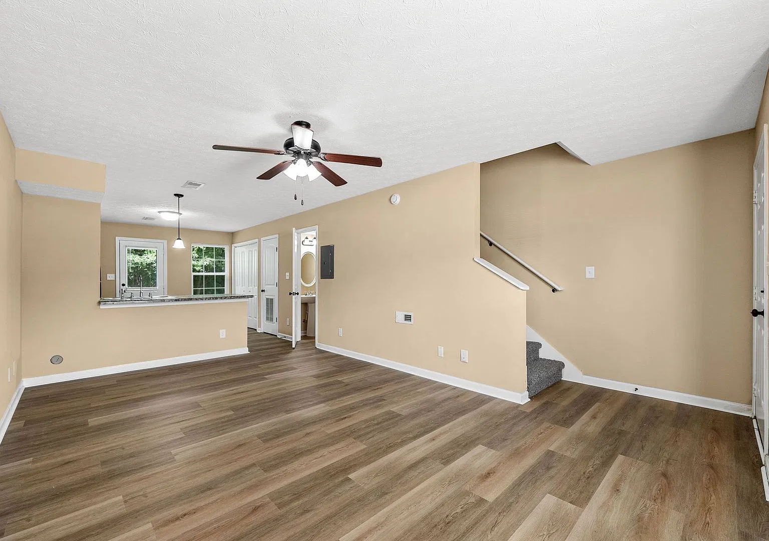 Mccormick Lane-2260 — Photo 1