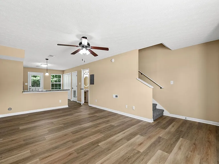 Mccormick Lane-2260 — Photo 1