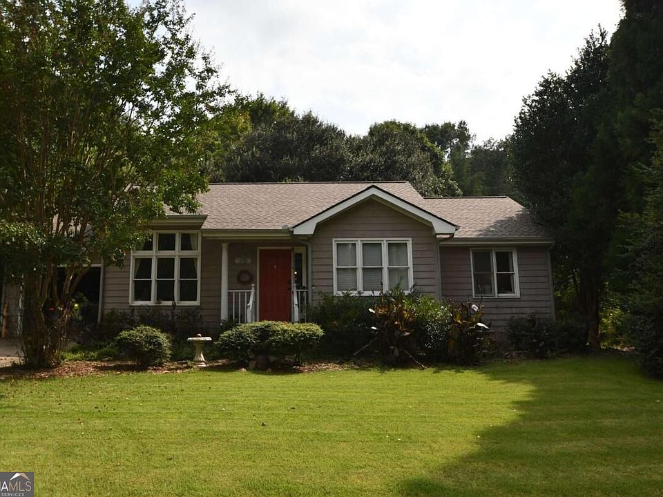 1st image of 315 Rocky Dr