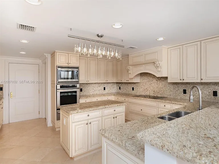 200 E Palmetto Park Rd #700 — Photo 8