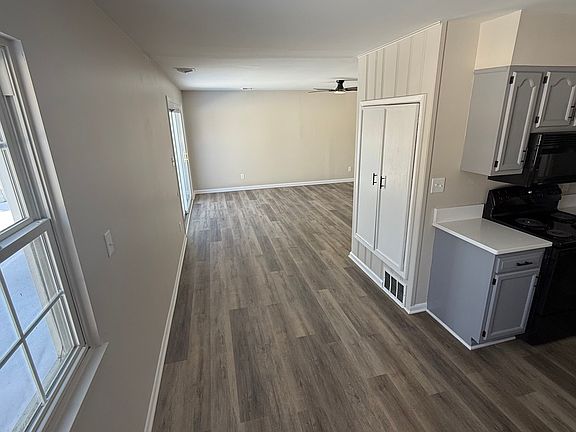 4th image of 352 Bow Dr